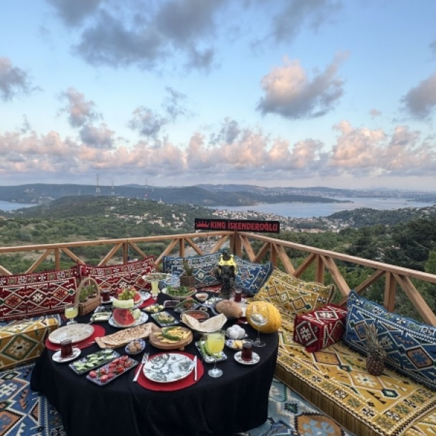 https://www.kingiskenderoglu.com/urun/king-iskenderoglu-breakfast